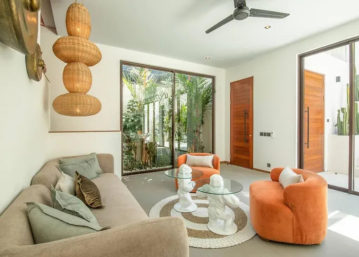Modern 3br Enclosed Living Near Revolver * Canggu (Bali)