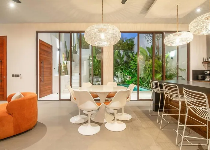 Modern 3br Enclosed Living Near Revolver Canggu (Bali)