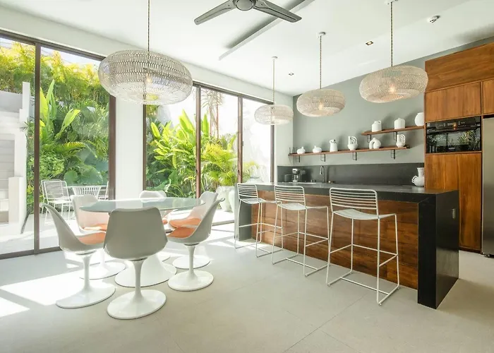 Modern 3br Enclosed Living Near Revolver Holiday home