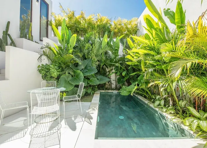 Modern 3br Enclosed Living Near Revolver