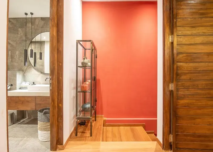 Modern 3br Enclosed Living Near Revolver *