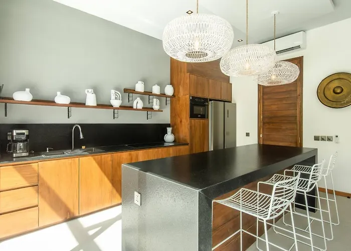 Holiday home Modern 3br Enclosed Living Near Revolver *