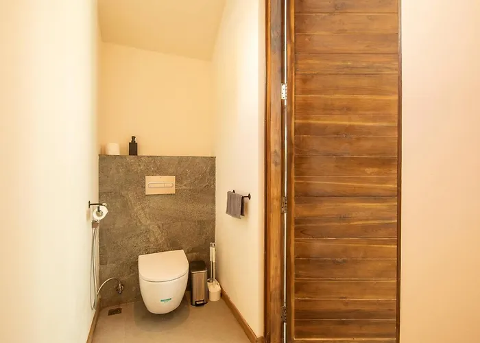 Modern 3br Enclosed Living Near Revolver Canggu (Bali)