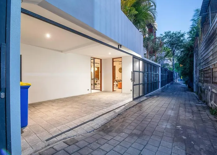 Modern 3br Enclosed Living Near Revolver * Canggu (Bali)